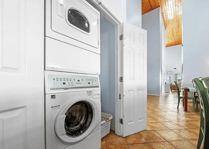 2700sq Ft In Holiday home *