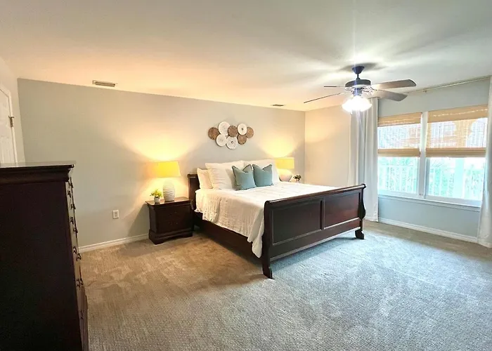 2700sq Ft In *