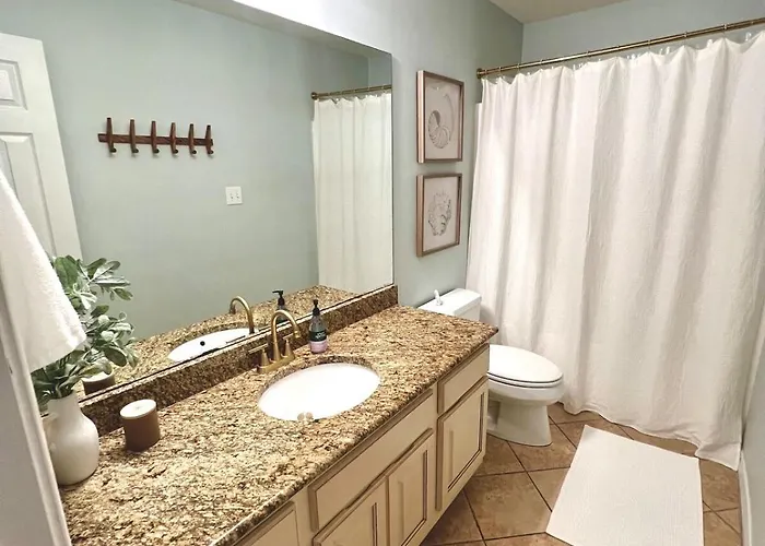 Holiday home 2700sq Ft In